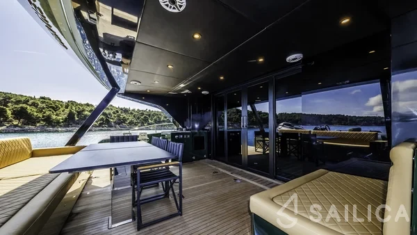 Moon Yacht 60 - Yacht Charter Sailica