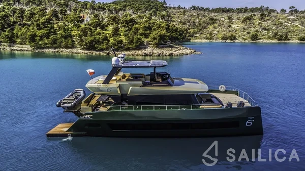 Moon Yacht 60 - Yacht Charter Sailica