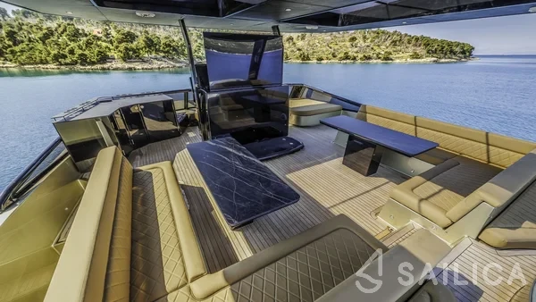 Moon Yacht 60 - Yacht Charter Sailica