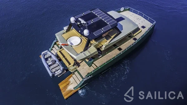 Moon Yacht 60 - Yacht Charter Sailica