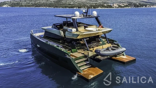 Moon Yacht 60 - Yacht Charter Sailica
