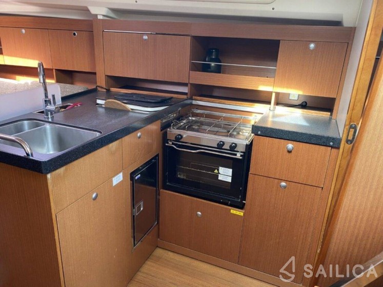 Hanse 385 - Yacht Charter Sailica