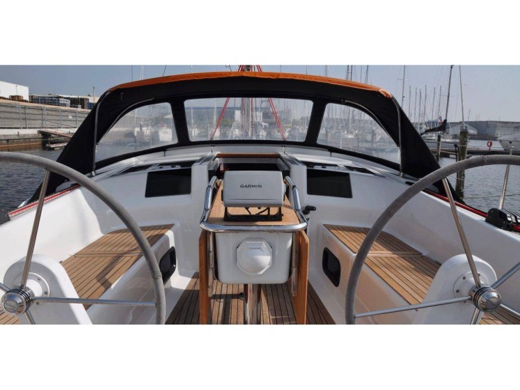 Hanse 385 - Yacht Charter Sailica
