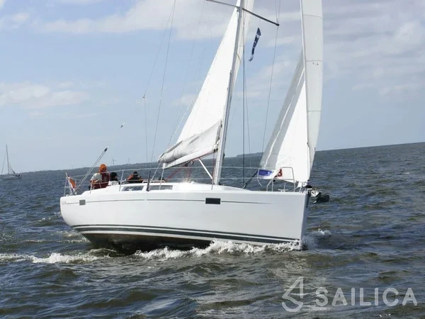 Hanse 385 - Yacht Charter Sailica