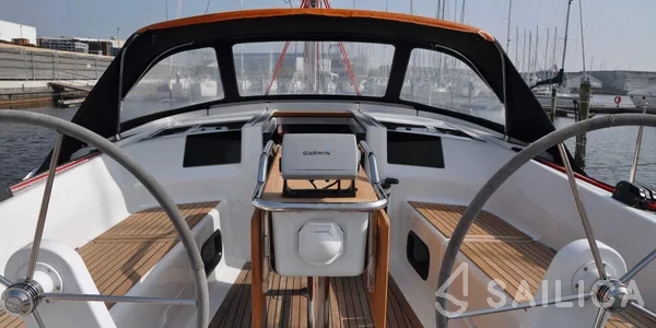 Hanse 385 - Yacht Charter Sailica