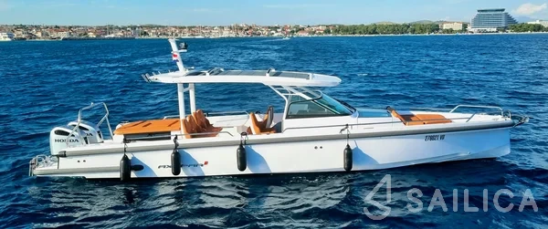 Axopar 37 - Yacht Charter Sailica