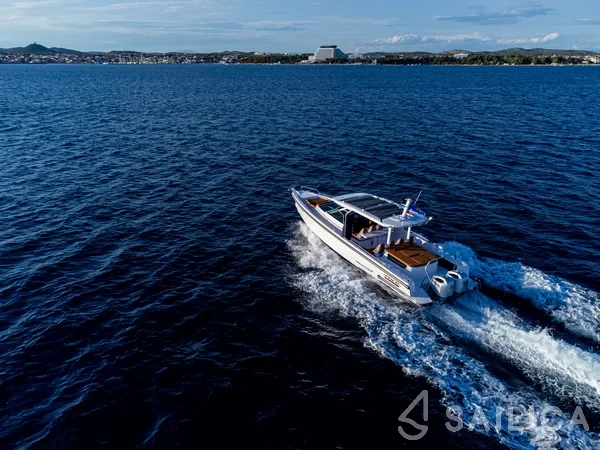 Axopar 37 - Yacht Charter Sailica