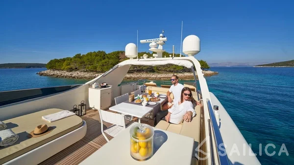 Canados 86 - Yacht Charter Sailica