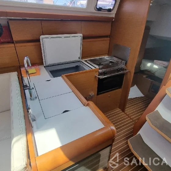 Sun Odyssey 419 - Yacht Charter Sailica
