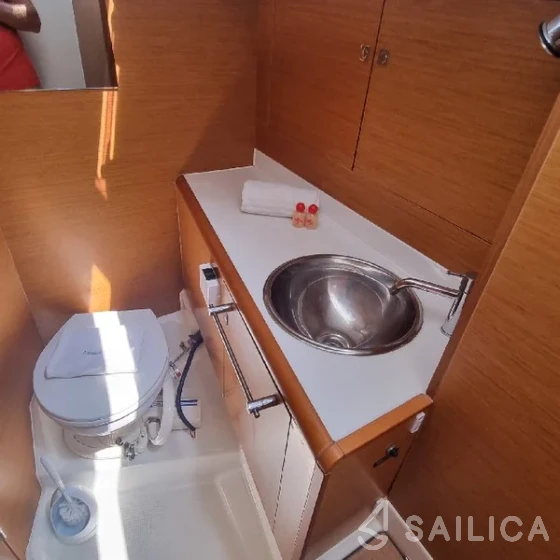 Sun Odyssey 419 - Yacht Charter Sailica