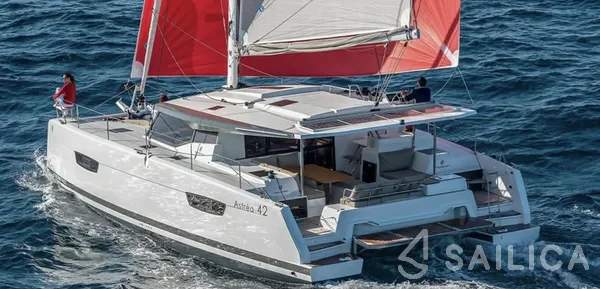 Astréa 42 - Yacht Charter Sailica