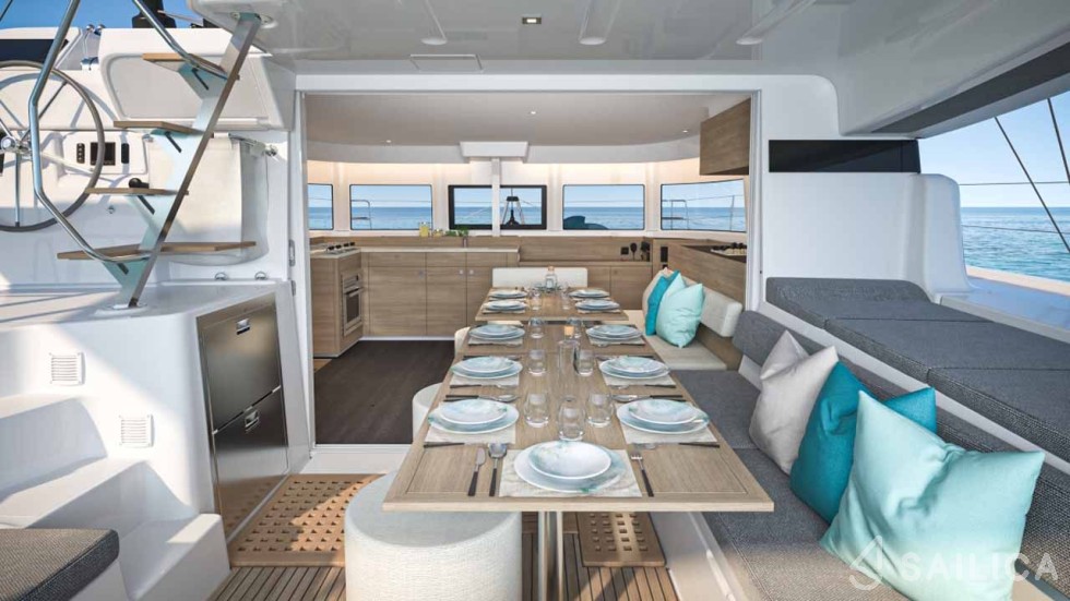 Lagoon 43 Power - Yacht Charter Sailica