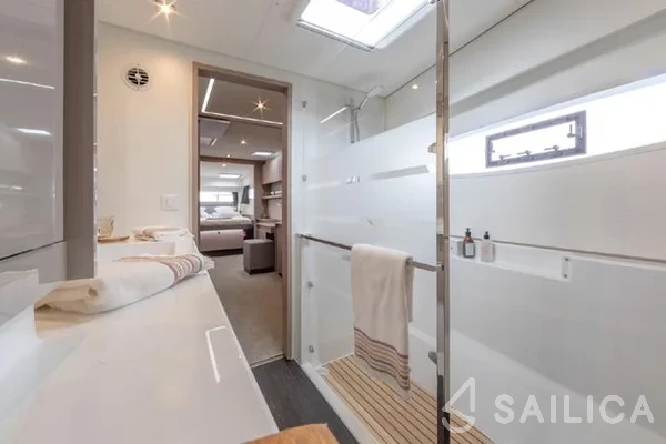 Elba 45 - Yacht Charter Sailica