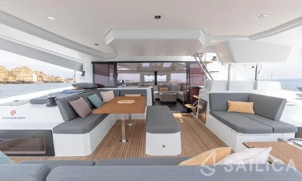 Elba 45 - Yacht Charter Sailica