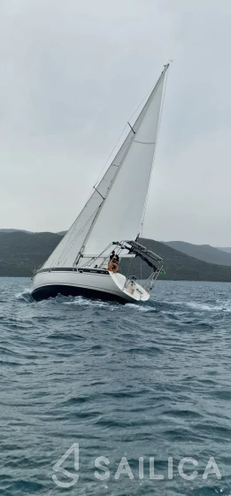 Elan 45 - Photo #4 Elan 45 - Yacht Charter Sailica