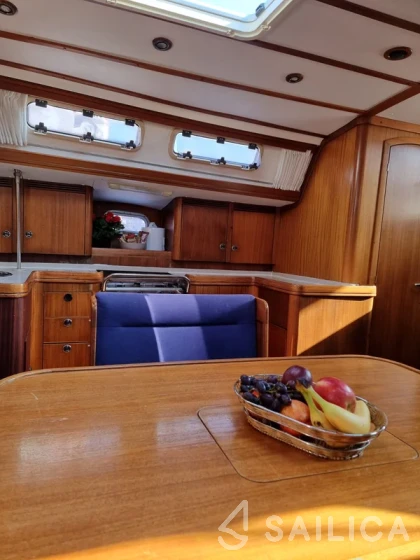 Elan 45 - Photo #18 Elan 45 - Yacht Charter Sailica