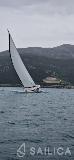 Elan 45 - Photo #5 Elan 45 - Yacht Charter Sailica
