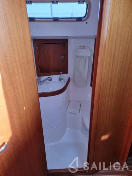 Elan 45 - Photo #26 Elan 45 - Yacht Charter Sailica