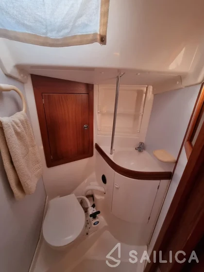 Elan 45 - Photo #25 Elan 45 - Yacht Charter Sailica