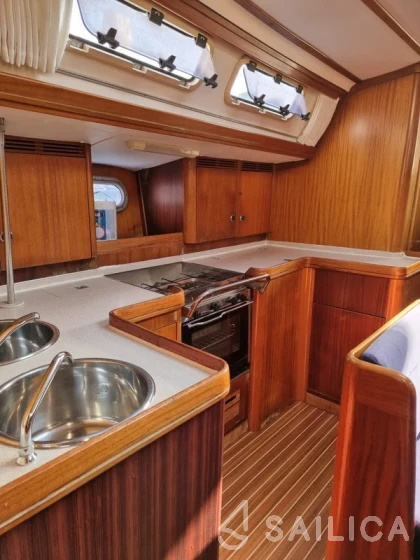 Elan 45 - Photo #19 Elan 45 - Yacht Charter Sailica