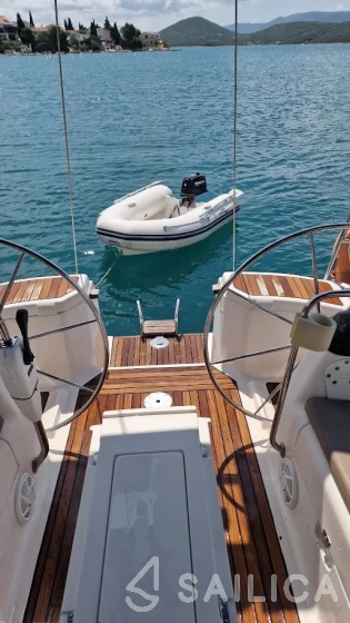 Elan 45 - Photo #11 Elan 45 - Yacht Charter Sailica
