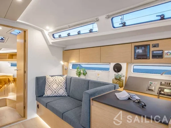 Hanse 410 - Yacht Charter Sailica