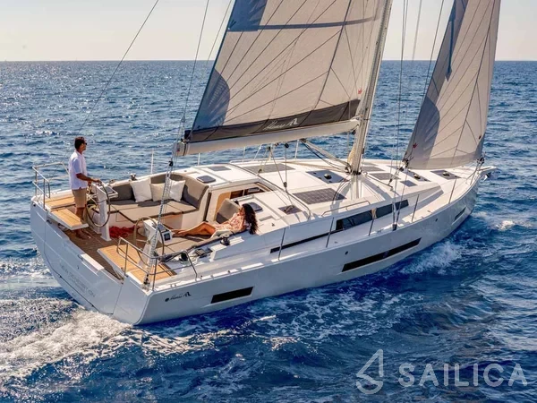 Hanse 410 - Yacht Charter Sailica