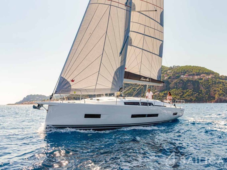 Hanse 410 - Yacht Charter Sailica