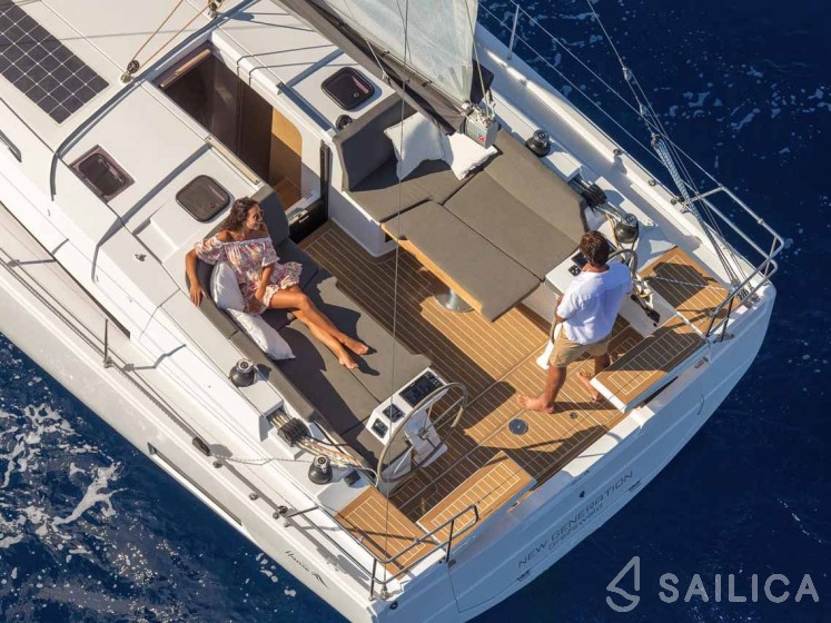 Hanse 410 - Yacht Charter Sailica