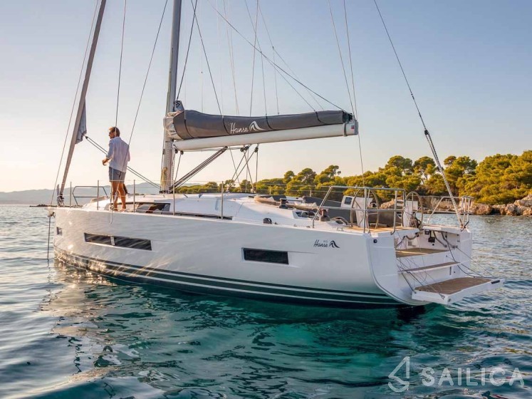 Hanse 410 - Yacht Charter Sailica