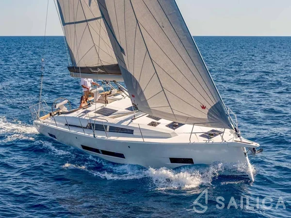 Hanse 410 - Yacht Charter Sailica