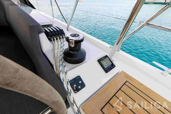 Hanse 410 - Yacht Charter Sailica