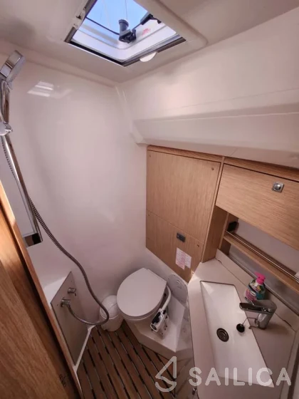 Bavaria 46 Cruiser - Yacht Charter Sailica