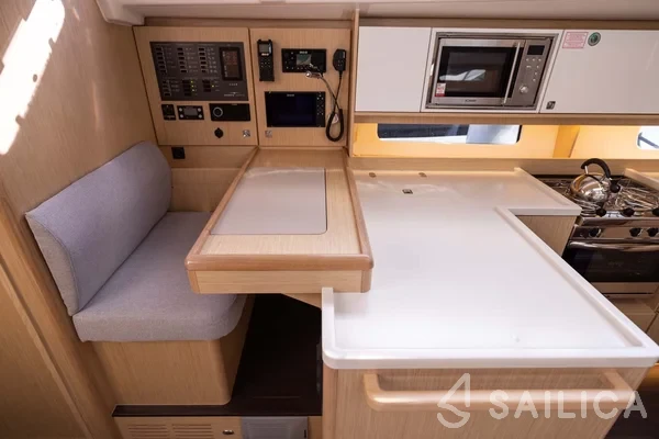 Bavaria 46 Cruiser - Yacht Charter Sailica