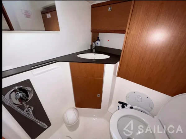 Bavaria 46 Cruiser - Yacht Charter Sailica