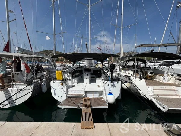 Sun Odyssey 440 - Yacht Charter Sailica