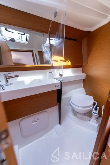 Sun Odyssey 410 - Yacht Charter Sailica