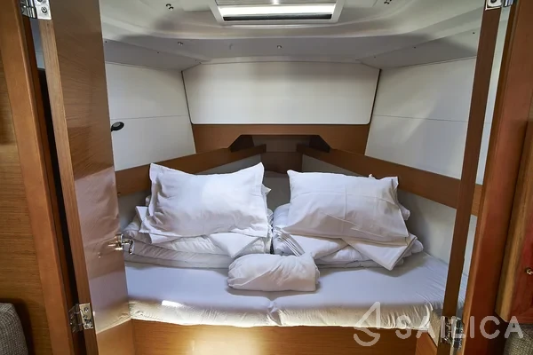 Sun Odyssey 349 - Yacht Charter Sailica