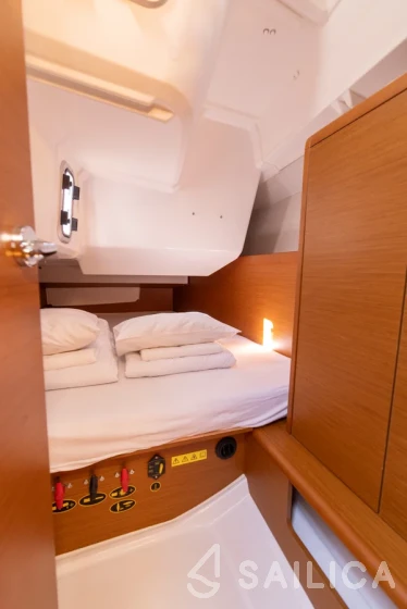 Sun Odyssey 349 - Yacht Charter Sailica