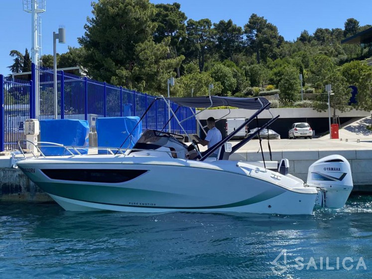 Sessa Key Largo 24 - Yacht Charter Sailica