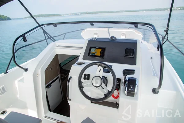 Beneteau Flyer 8 SUNdeck - Yacht Charter Sailica