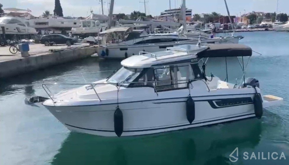 Merry Fisher 695 - Yacht Charter Sailica