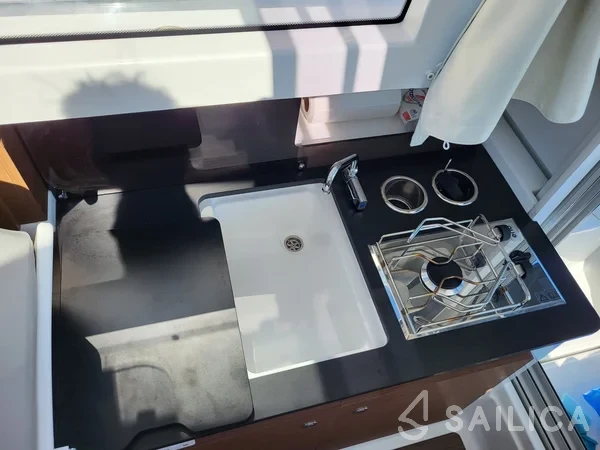 Merry Fisher 695 - Yacht Charter Sailica