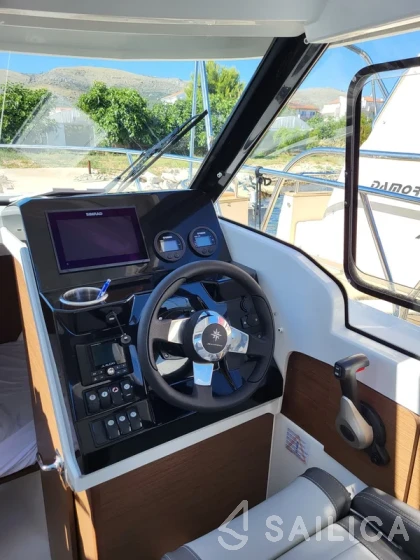 Merry Fisher 695 - Yacht Charter Sailica
