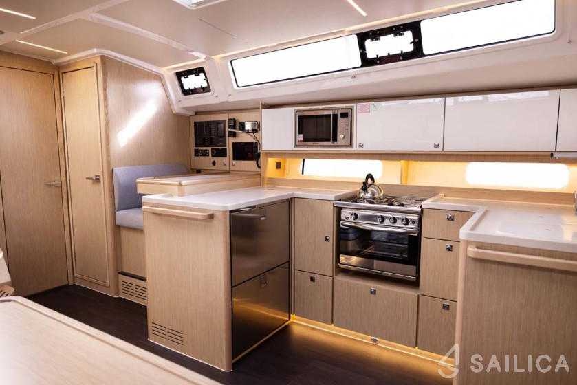 Bavaria 46 Cruiser - Yacht Charter Sailica