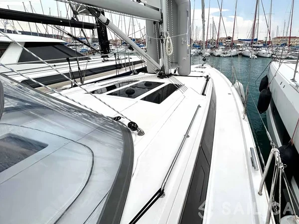 Bavaria 46 Cruiser - Yacht Charter Sailica
