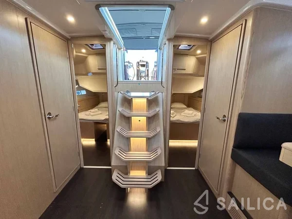 Bavaria 46 Cruiser - Yacht Charter Sailica