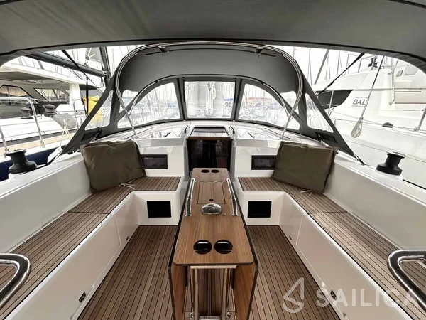 Bavaria 46 Cruiser - Yacht Charter Sailica