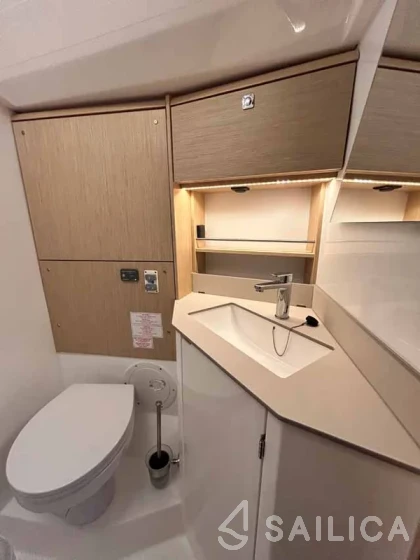 Bavaria 46 Cruiser - Yacht Charter Sailica