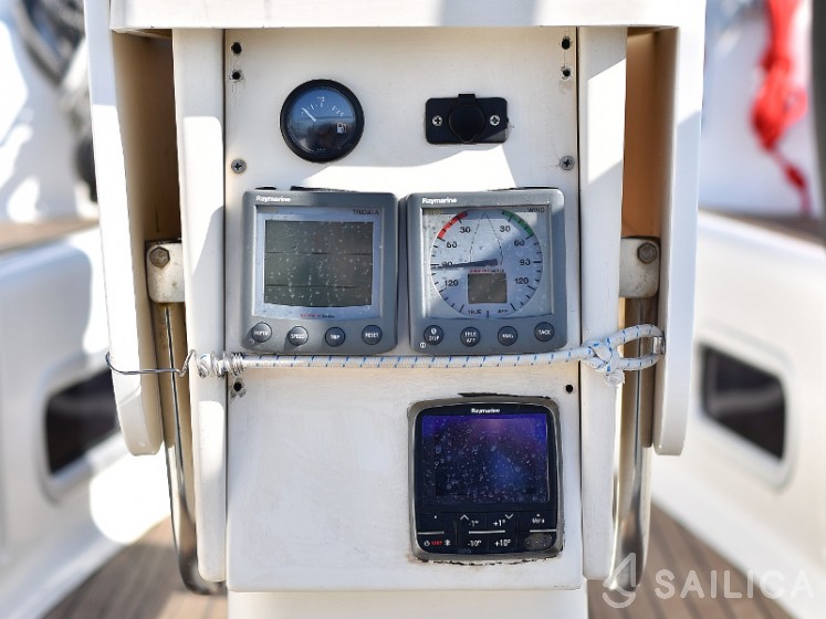 Bavaria 44 - Yacht Charter Sailica